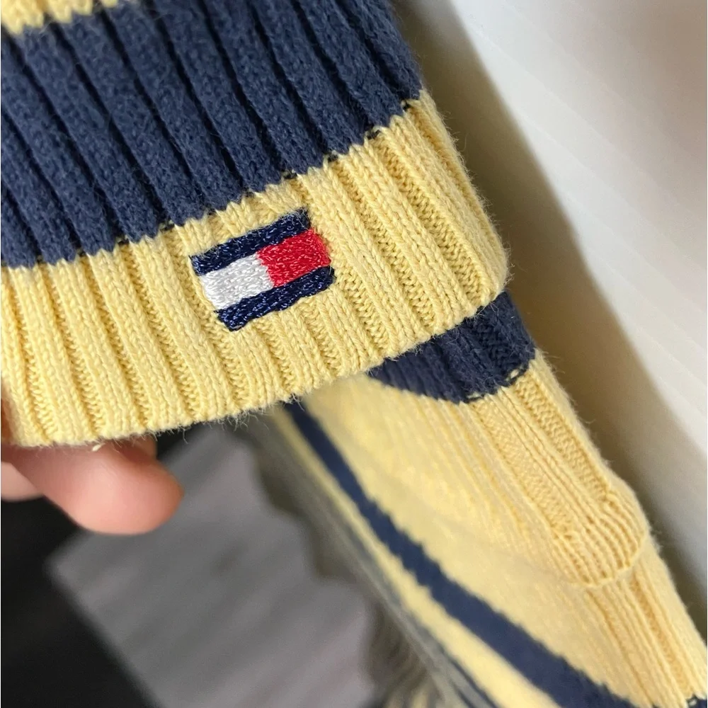 Tommy Hilfiger TurtleNeck Sweater. XL in Women’s. - Picture 2 of 3